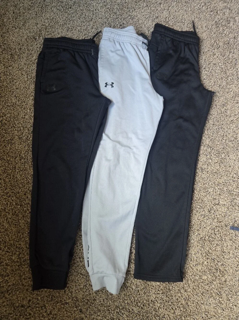 Under Armour Boys XL Jogger Bundle